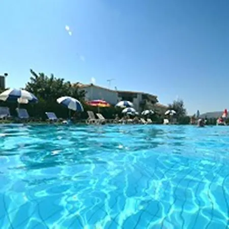 Plubis Appart hôtel Kalamákion